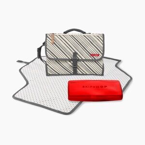 Skip Hop Pronto Signature Travel Changing Station